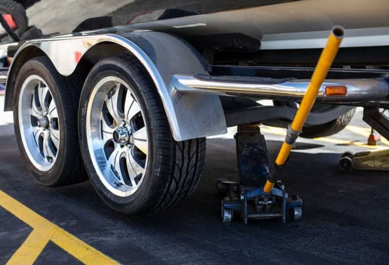 How to Jack Up a Dual Axle Travel Trailer
